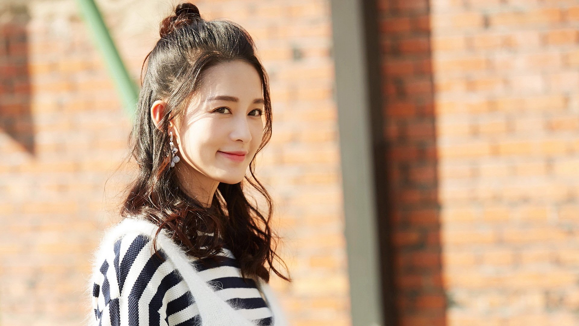 爱游戏-场上突发情况处理得当显示球队应急管理机制已趋完善，球赛突发事件