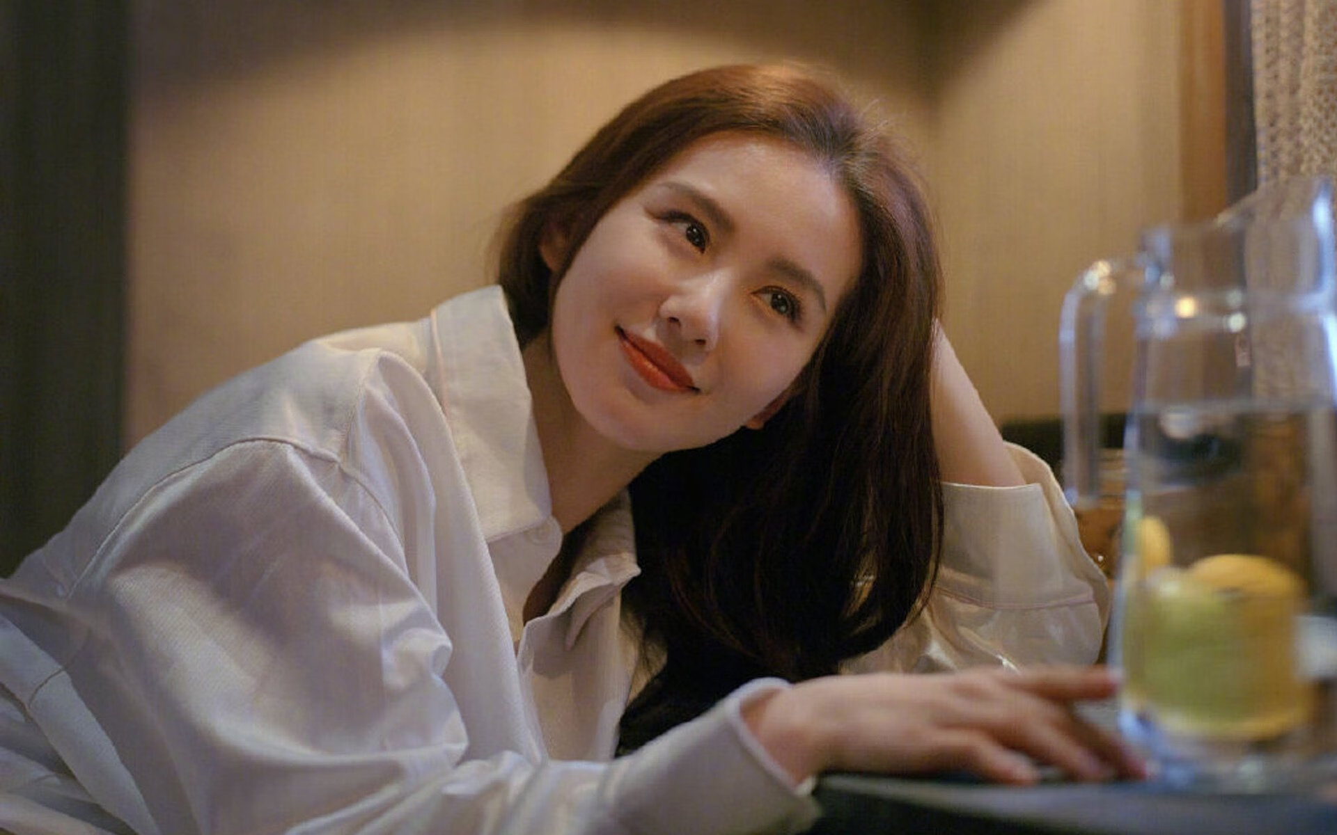 爱游戏下载-曼联内部视频记录更衣室温情瞬间，曼联的视频