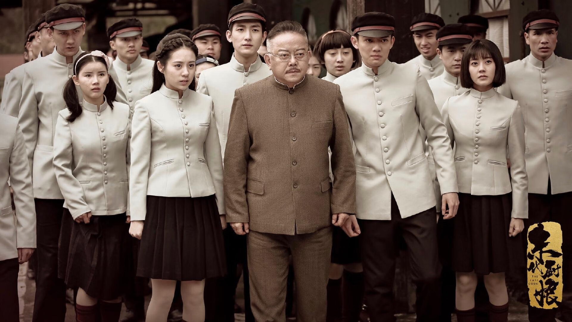 爱游戏平台-队员场下积极参与访谈活动塑造良好公众形象拉近粉丝距离，对参赛人员的采访问题